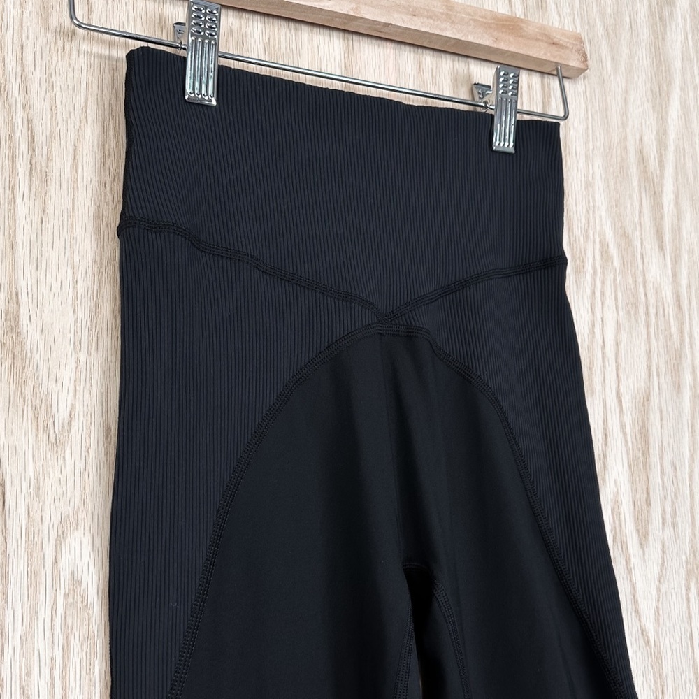 Offline by Aerie Goals Black Ribbed High Waisted 7/8 Leggings - Picture 6 of 7